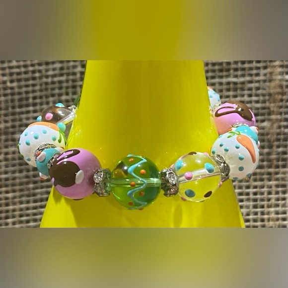 Kate & Macy Bracelet Easter Beaded Handpainted Lampwork Glass Beads - Picture 4 of 7
